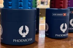 Weed grinder with kief catch