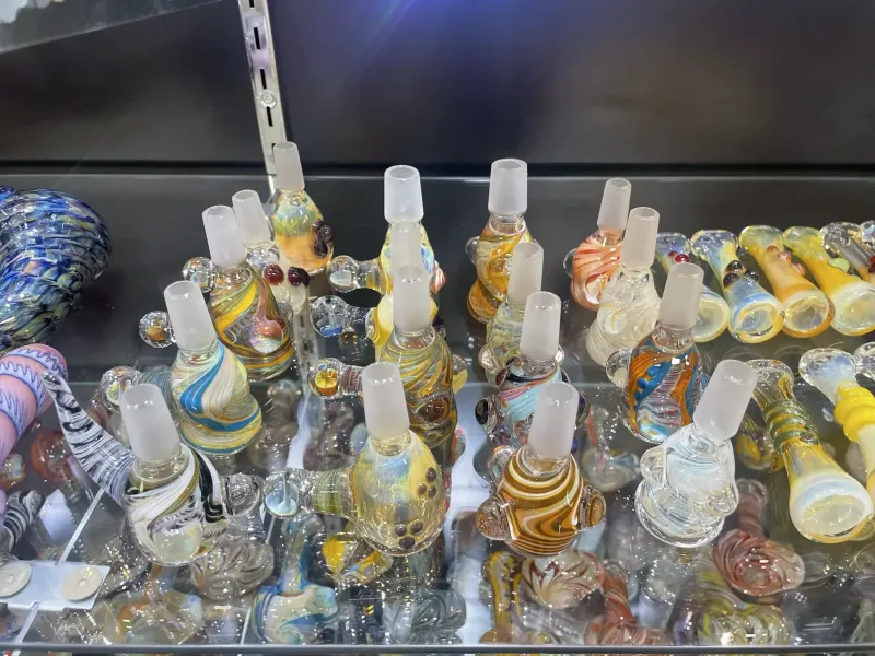 smoke shop glass